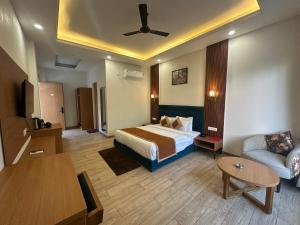 Creek Nest Resort