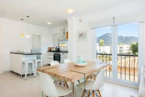 Planeta Mallorca Sea and Mountain