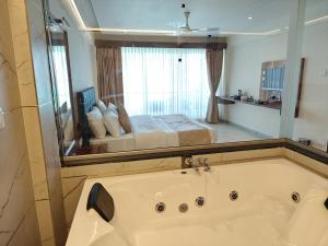 Nisarga Lake Resort Tapola