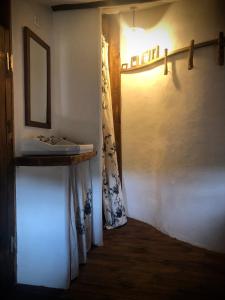 B&B / Chambres d'hotes Chambres et Tables d'hotes - Les Ateliers de Pontajou - Pelerin navette gratuite a Saugues : photos des chambres