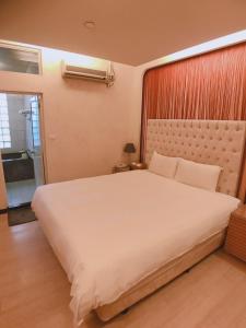 AOIKE Hot Spring Hotel