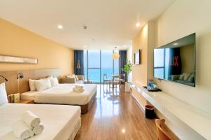 S Lux Apartment Starcity with Sea View