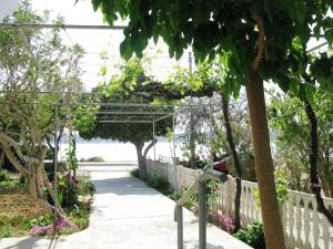 Apartments Nena by the sea in Barbat, Rab