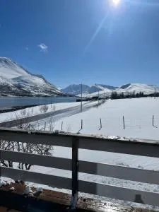 Cozy house near sea and mountains - Langfjord
