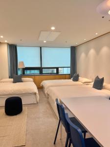 NewsenseN-1sec from Hongdae Sub&Wifi