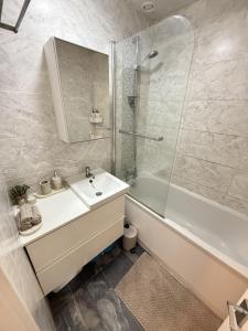 Central London 3 BDR Home Steps from Kings Cross and St Pancras