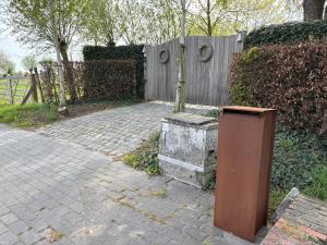 Casa Leone near Bruges with jacuzzi & parking