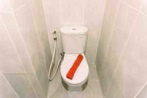 Studio Room with Cozy Style at Serpong Garden Apartment By Travelio