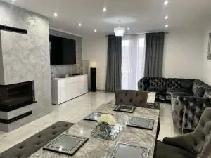 4 - bed Villa Retreat - Čaňa