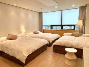 NewsenseB-1sec from Hongdae Sub&wifi