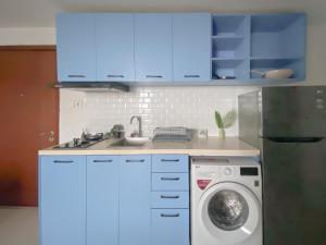 Luxurious 2BR at West Vista Apartment By Travelio