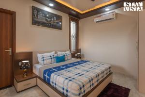 StayVista at The Binclave with Bar, Pvt Indoor Pool & Bonfire