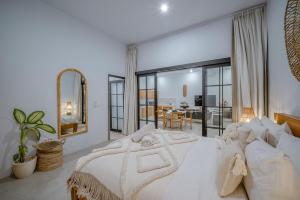 Villa DAN - Tropical & Modern 3BR Villa - Central Canggu Beach