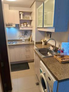 1-Bedroom Condo 53sqm w Netflix w Free Parking