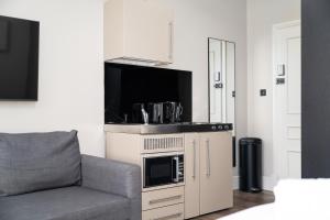 Willesden Green Modern Living Suites