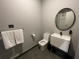 Black Brick Foreshore Studio Apartment