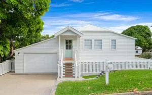 Sea Sage Cottage Family Stay by Beach & Shops - 耶蓬