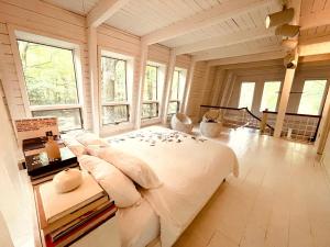 Peaceful Tree House Nestled Away in Hudson Valley, New York