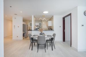 Fantastic 2BR with Full JLT Lake View in Lakeside