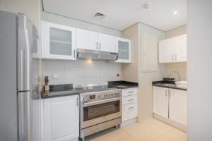Fantastic 2BR with Full JLT Lake View in Lakeside