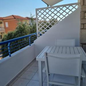Lydia Luxury Apartments Polichrono