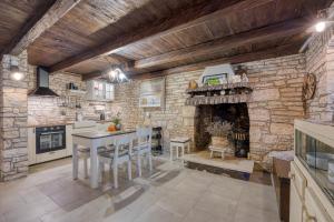 Villa Capadinka with Whirlpool - Happy Rentals