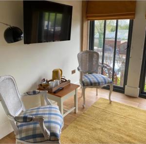 The Barge Inn, Honeystreet