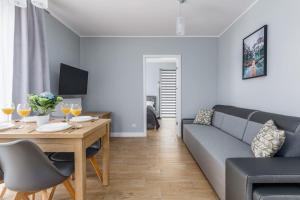 Seaside Apartment Rybacka with Parking by Noclegi Renters