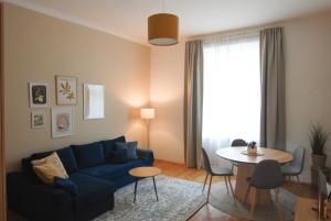 Elegante Altbauwohnung alles NEU!!