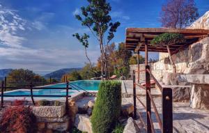 House sound of nature by Villas Guide