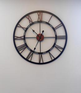 4 Bed Home Near New Cross Hospital-Contractors, Relocation, Families