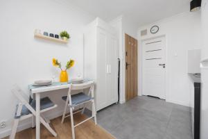 Cosy Studios in the Centre of Warsaw by Noclegi Renters