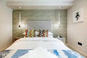 The Bohemian Rhapsody, Hampstead - by Out of office Lifestyle - London