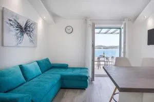 Seaside apartments Polić, Rogoznica - Zečevo