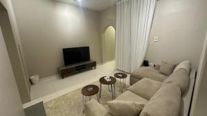 Elegant room and hall 40