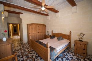 5 Bedroom Holiday Farmhouse with Private Pool
