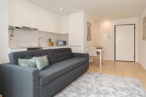 HostWise Cozy Studio with Balcony and Garage