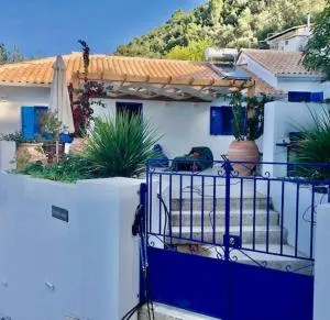 The White House Evgiros, Lefkada - Évyiros