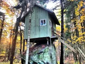 Enchanting Adirondack Cabin in the Treetops - Long Sault