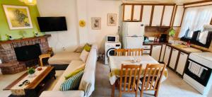 Golden Summer Apartment