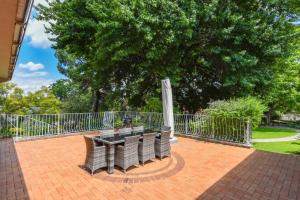 4 Bedroom - Family Home - Tennis Court - Pool