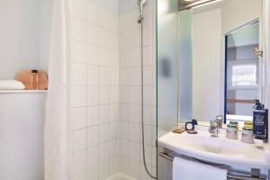 Hotels ibis budget Versailles Chateau Saint cyr l'Ecole : Chambre Triple avec 1 Lit Double et 1 Lit Superposé
