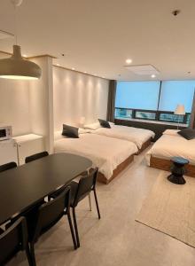 NewsenseG-1sec from Hongdae Sub&wifi