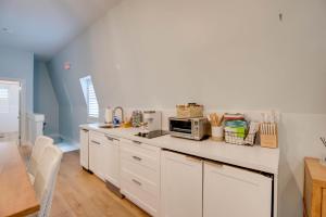 The Penthouse at Custom House Inn