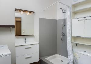Appartements Le refuge du canal Local a velo Face canal du midi : photos des chambres