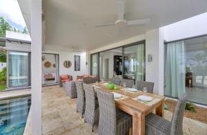 La Paisible de Palme Grove, 4 rooms in Grand Bay