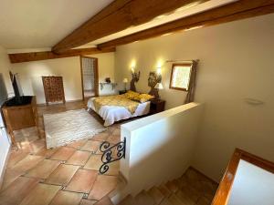 Lodges Le Mas des lys - Guest houses au coeur de la Provence dans un parc paysage avec piscine, sauna et boulodrome : photos des chambres
