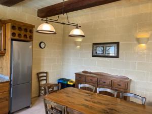 4 Bedroom Holiday Home with Private Pool