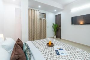 Homlee-Vintage 2BHK-NDLS-Lift-Bharat Mandapam