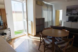 City Center 1 Bedroom Apt